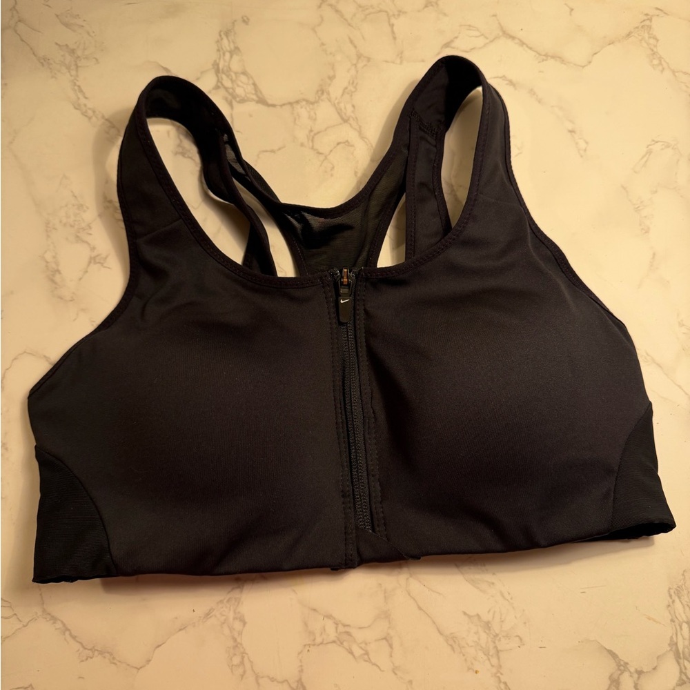Nike Black Front-Zip Sports Bra Size Medium.
